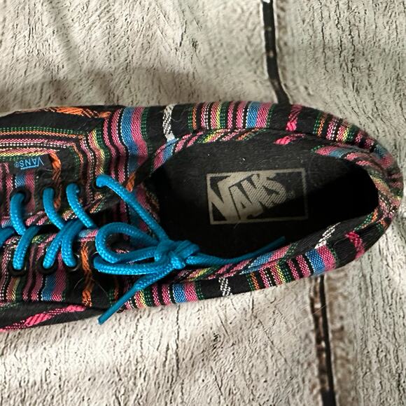 Vans Men’s or Women’s Colorful Striped Sneakers, Size 8, Pre-owned - Picture 7 of 8